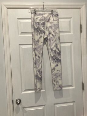 CALIA by Carrie Underwood White and Light Purple Tie-Dye Leggings